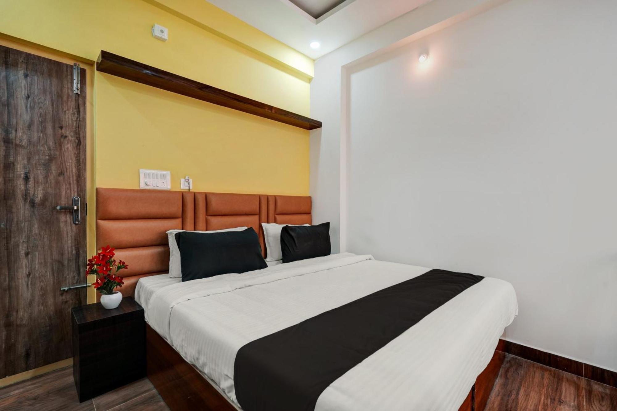 Hotel Collection O Utsav Grand Bangalore Esterno foto